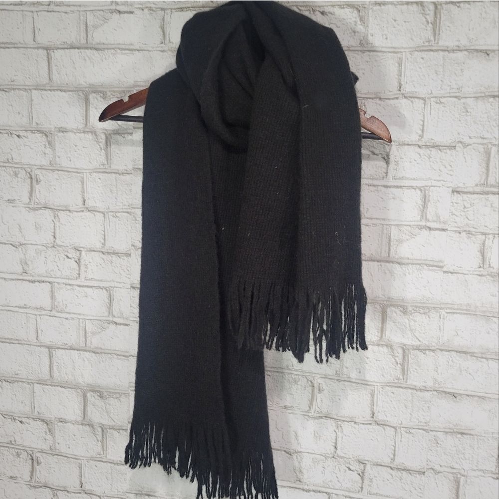 Liz Claiborne black warm scarf